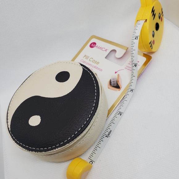 Miamica Yin Yang Pill Case - Picture 2 of 3